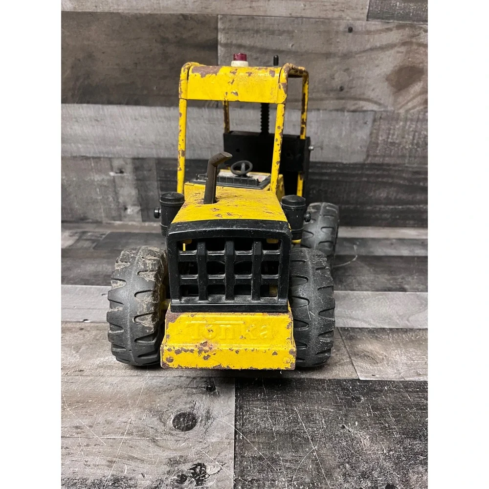 Vintage Tonka Mighty Forklift Pressed Steel Toy Construction Vehicle Yellow